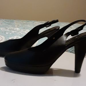 Cami, closed to,  high heel shoes